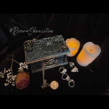 Load image into Gallery viewer, Mini Spiderweb box